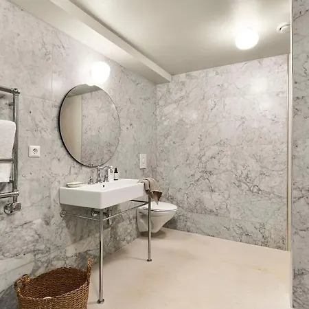 Modern & Spacious Apartment! In 公寓